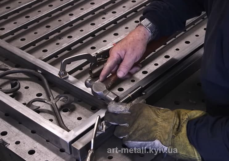 Купити металевий паркан Київ
