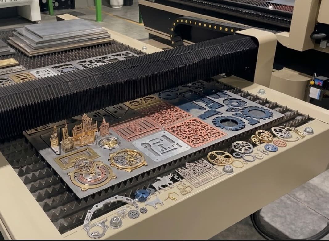 процес лазерної порізки на заводі