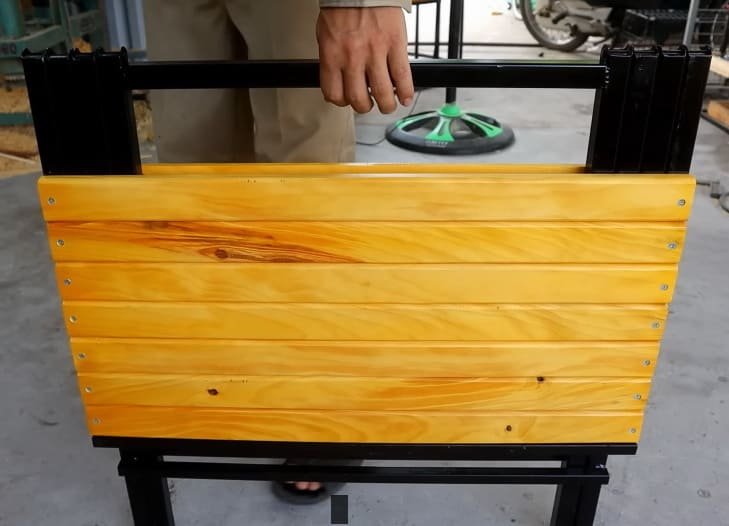 продаж меблів у стилі лофт