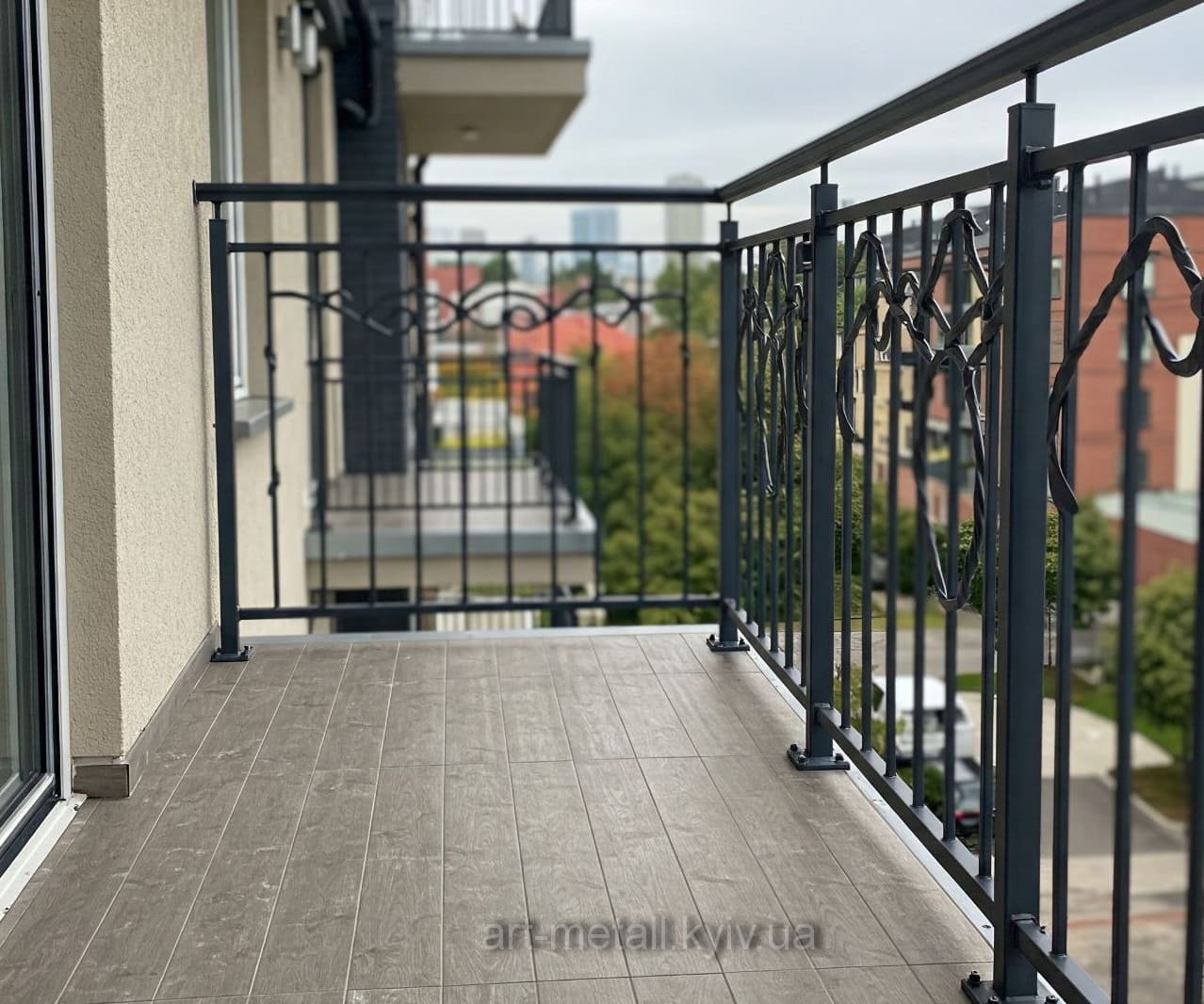 Перила з нержавійки для парадної в Києві по індивідуальному замовленню